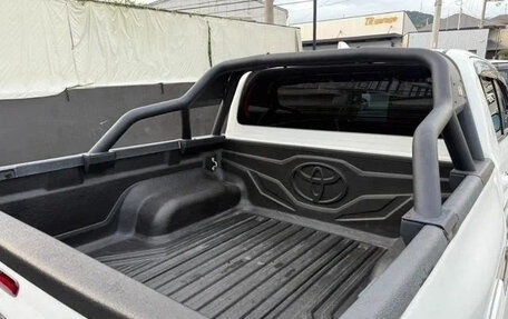 Toyota Hilux VIII, 2022 год, 4 120 000 рублей, 15 фотография