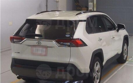 Toyota RAV4, 2019 год, 3 000 000 рублей, 8 фотография