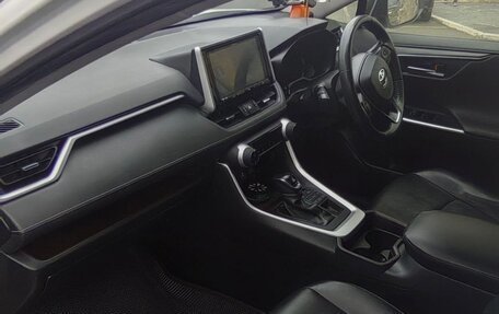 Toyota RAV4, 2019 год, 3 000 000 рублей, 2 фотография