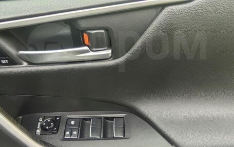 Toyota RAV4, 2019 год, 3 000 000 рублей, 5 фотография