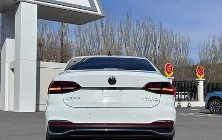 Volkswagen Lavida, 2023 год, 1 300 000 рублей, 4 фотография