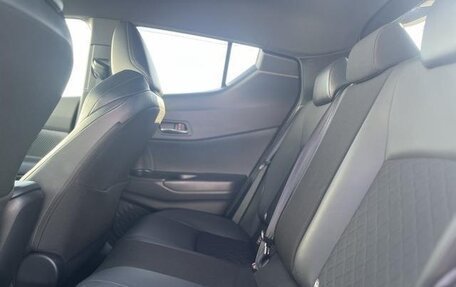 Toyota C-HR I рестайлинг, 2021 год, 1 300 000 рублей, 11 фотография