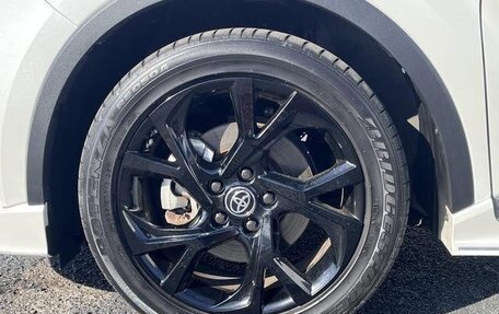 Toyota C-HR I рестайлинг, 2021 год, 1 300 000 рублей, 15 фотография