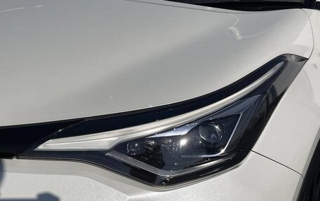 Toyota C-HR I рестайлинг, 2021 год, 1 300 000 рублей, 5 фотография