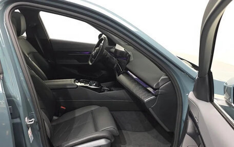 BMW 5 серия, 2025 год, 5 500 000 рублей, 11 фотография