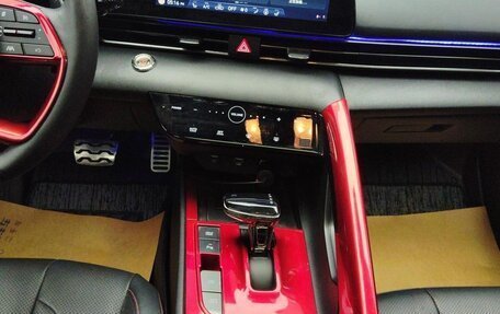 Hyundai Elantra, 2022 год, 1 690 000 рублей, 12 фотография