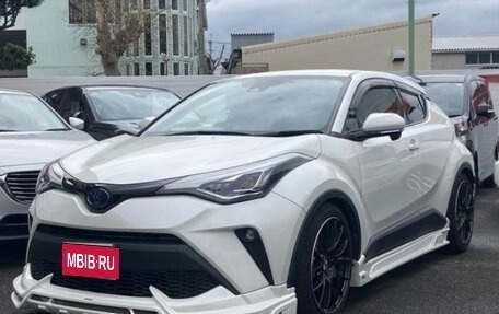 Toyota C-HR I рестайлинг, 2022 год, 1 790 000 рублей, 1 фотография