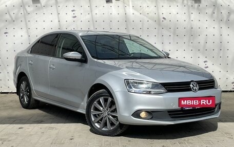 Volkswagen Jetta VI, 2012 год, 1 095 000 рублей, 2 фотография