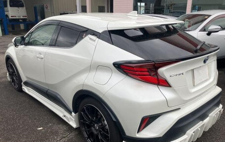 Toyota C-HR I рестайлинг, 2022 год, 1 790 000 рублей, 4 фотография