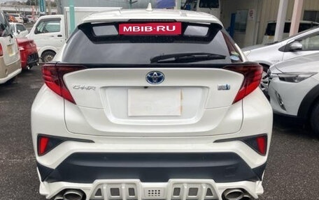 Toyota C-HR I рестайлинг, 2022 год, 1 790 000 рублей, 5 фотография