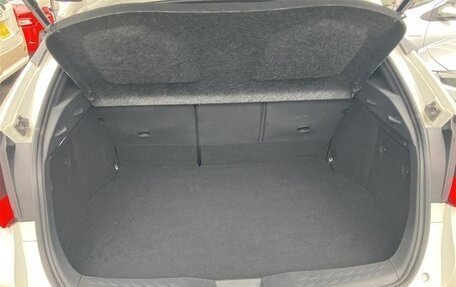 Toyota C-HR I рестайлинг, 2022 год, 1 790 000 рублей, 14 фотография