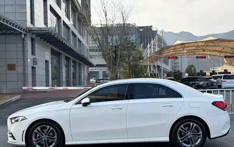 Mercedes-Benz A-Класс, 2022 год, 2 150 007 рублей, 7 фотография