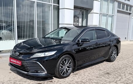 Toyota Camry, 2021 год, 3 750 000 рублей, 1 фотография