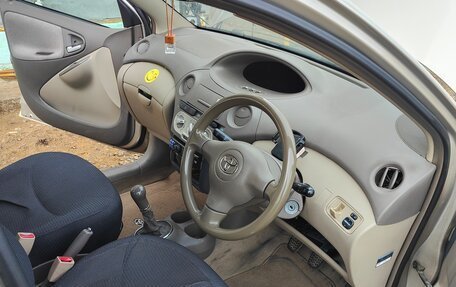 Toyota Platz, 2003 год, 370 000 рублей, 10 фотография