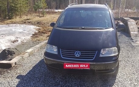 Volkswagen Sharan I рестайлинг, 2004 год, 650 000 рублей, 1 фотография