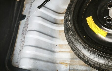 Toyota Passo III, 2004 год, 390 000 рублей, 24 фотография