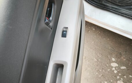 Toyota Passo III, 2004 год, 390 000 рублей, 30 фотография