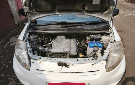 Toyota Passo III, 2004 год, 390 000 рублей, 32 фотография