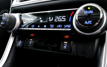 Toyota RAV4, 2020 год, 3 150 000 рублей, 19 фотография