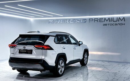 Toyota RAV4, 2020 год, 3 150 000 рублей, 24 фотография