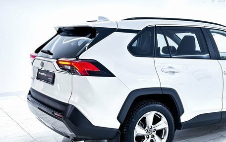 Toyota RAV4, 2020 год, 3 150 000 рублей, 23 фотография
