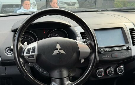 Mitsubishi Outlander III рестайлинг 3, 2011 год, 1 788 800 рублей, 25 фотография