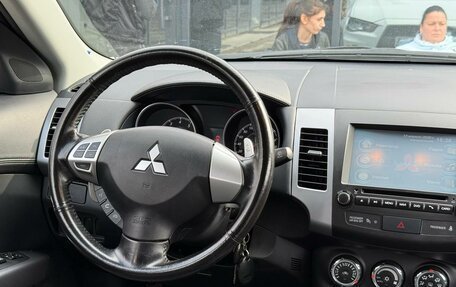 Mitsubishi Outlander III рестайлинг 3, 2011 год, 1 788 800 рублей, 26 фотография