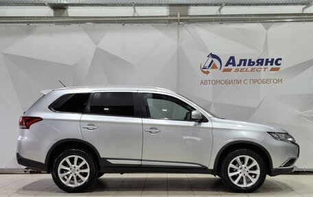 Mitsubishi Outlander III рестайлинг 3, 2015 год, 1 820 000 рублей, 2 фотография