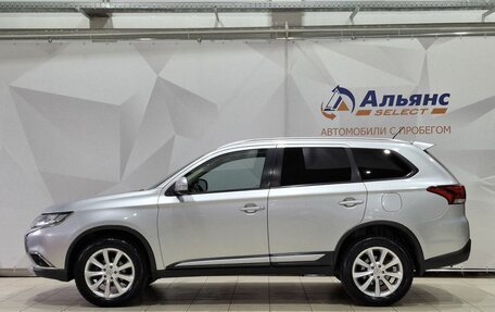 Mitsubishi Outlander III рестайлинг 3, 2015 год, 1 820 000 рублей, 6 фотография