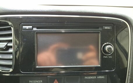 Mitsubishi Outlander III рестайлинг 3, 2015 год, 1 820 000 рублей, 14 фотография