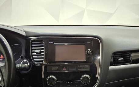 Mitsubishi Outlander III рестайлинг 3, 2015 год, 1 820 000 рублей, 13 фотография