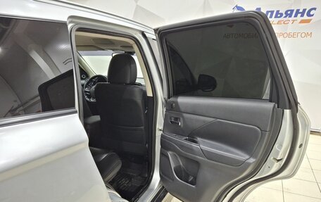 Mitsubishi Outlander III рестайлинг 3, 2015 год, 1 820 000 рублей, 33 фотография