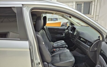 Mitsubishi Outlander III рестайлинг 3, 2015 год, 1 820 000 рублей, 36 фотография