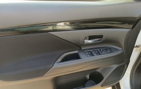 Mitsubishi Outlander III рестайлинг 3, 2019 год, 1 999 000 рублей, 16 фотография