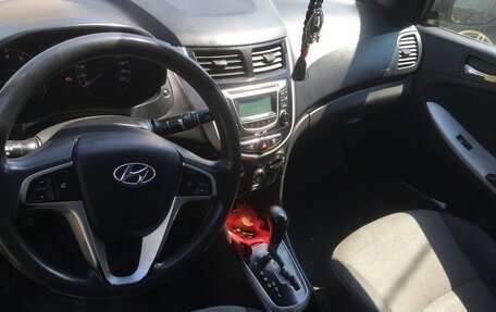 Hyundai Solaris II рестайлинг, 2011 год, 500 000 рублей, 2 фотография