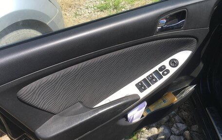 Hyundai Solaris II рестайлинг, 2011 год, 500 000 рублей, 4 фотография