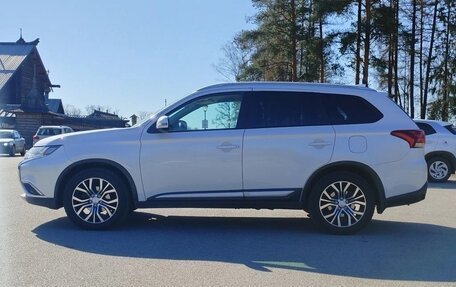 Mitsubishi Outlander III рестайлинг 3, 2017 год, 1 949 000 рублей, 8 фотография