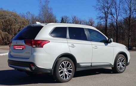 Mitsubishi Outlander III рестайлинг 3, 2017 год, 1 949 000 рублей, 4 фотография