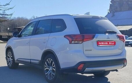 Mitsubishi Outlander III рестайлинг 3, 2017 год, 1 949 000 рублей, 6 фотография