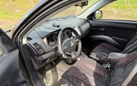 Mitsubishi Outlander III рестайлинг 3, 2008 год, 1 000 000 рублей, 13 фотография