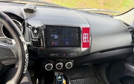 Mitsubishi Outlander III рестайлинг 3, 2008 год, 1 000 000 рублей, 16 фотография