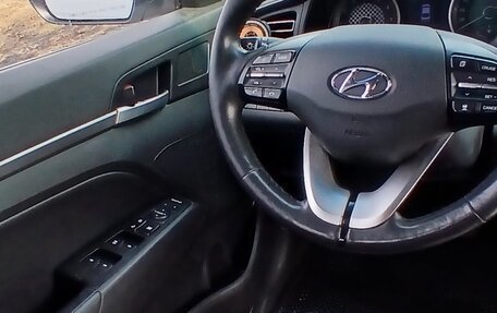 Hyundai Avante, 2019 год, 1 600 000 рублей, 5 фотография