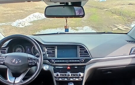 Hyundai Avante, 2019 год, 1 600 000 рублей, 6 фотография