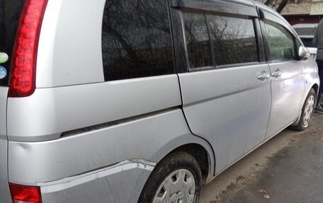 Toyota ISis I, 2005 год, 680 000 рублей, 2 фотография