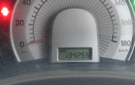 Toyota ISis I, 2005 год, 680 000 рублей, 8 фотография