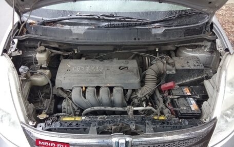 Toyota ISis I, 2005 год, 680 000 рублей, 12 фотография