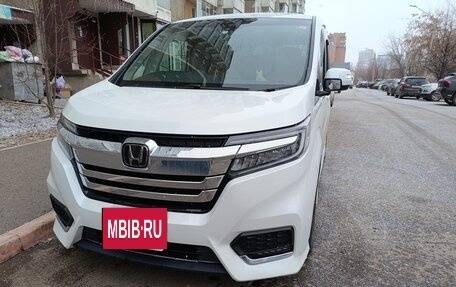 Honda Stepwgn IV, 2021 год, 2 590 000 рублей, 2 фотография