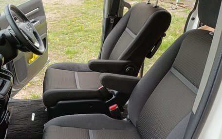 Honda Stepwgn IV, 2021 год, 2 590 000 рублей, 23 фотография