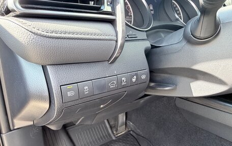 Toyota Camry, 2021 год, 3 750 000 рублей, 9 фотография