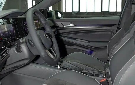 Volkswagen Golf VIII, 2023 год, 2 099 000 рублей, 11 фотография